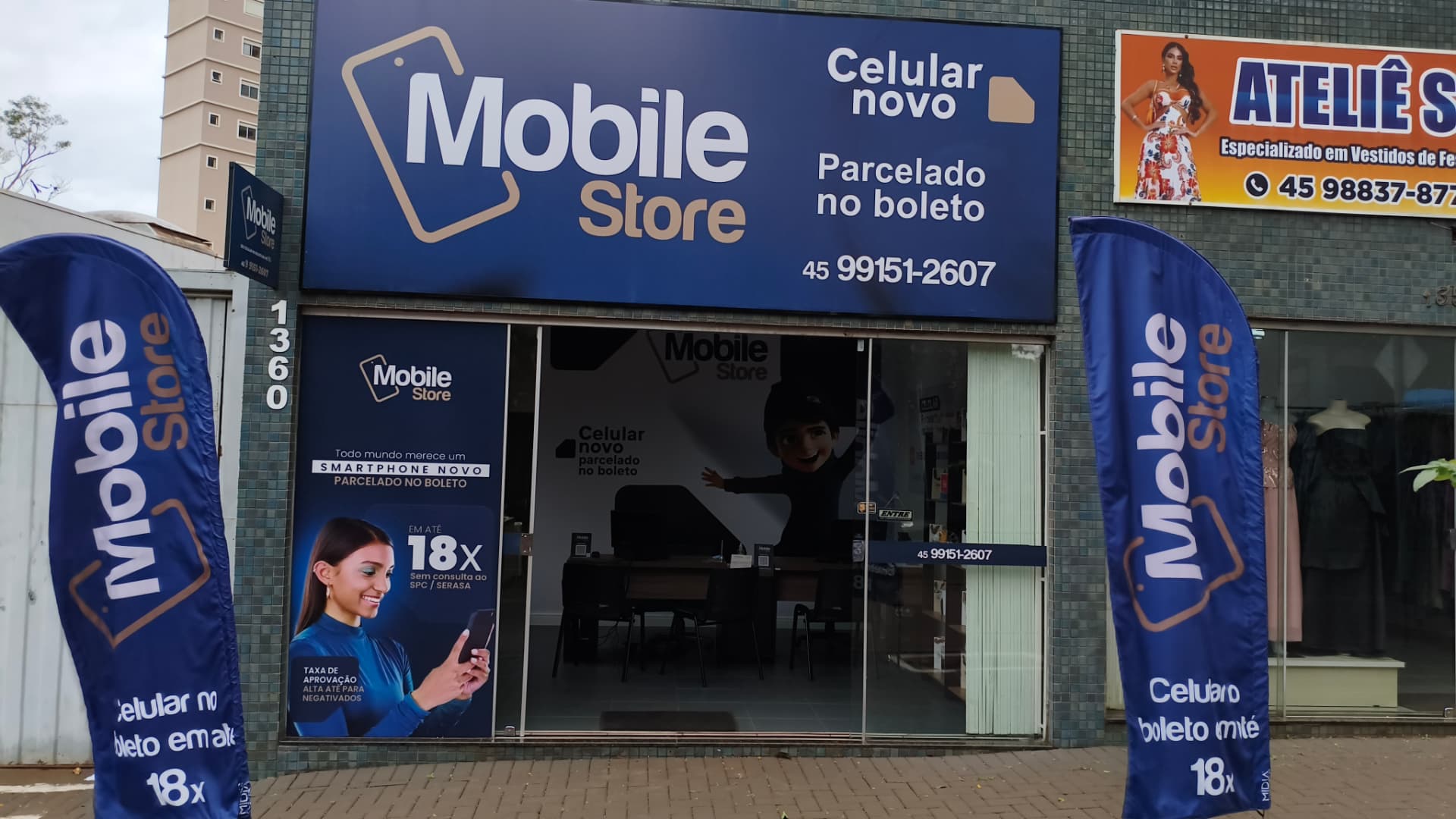 Fachada da Mobile Store vista de frente